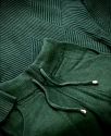 Кашемировый костюм с крупным рифленым узором "Vikki" с высоком горлом / Темно-зеленый